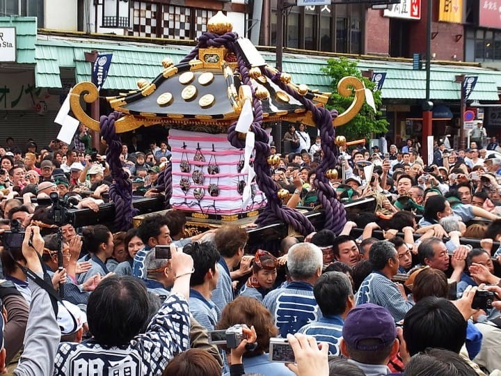 Lễ hội đền thờ thường niên phổ biến nhất  ở Sanja Matsuri-Tokyo