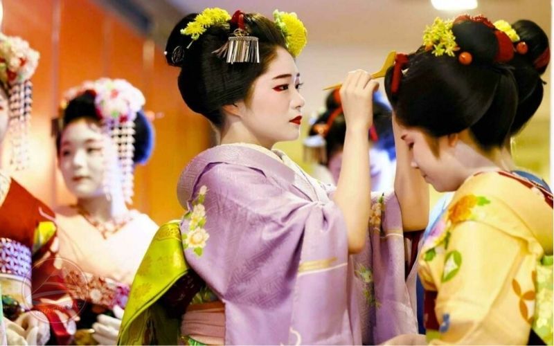 Du lịch Nhật Bản tháng 11 Trải nghiệm sự thanh lịch và duyên dáng của Gion Odori