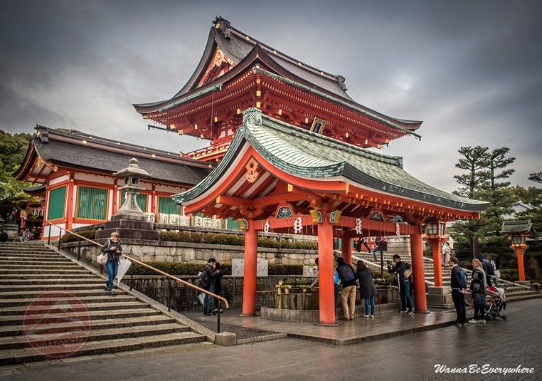 Fushimi Inari Taisha: Ngôi Đền Linh Thiêng Biểu Tượng Của Kyoto